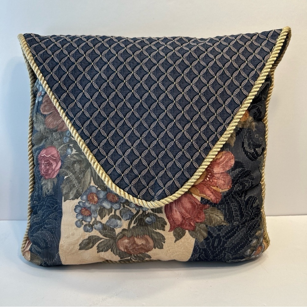 Vintage Floral Tapestry Cottagecore Victorian Decor Throw Accent Pillow 17x15”